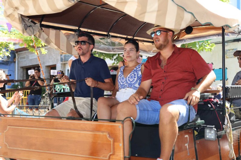 La presentació i l’entrada de la murta aporten l’ambient a l’arranc de les festes de Llíber La presentació i l’entrada de la murta aporten l’ambient a l’arranc de les festes de Llíber